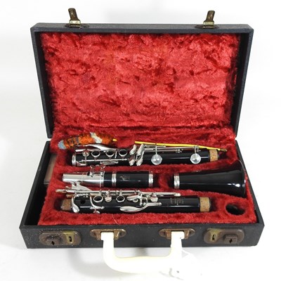 Lot 513 - A Boosey & Hawkes clarinet