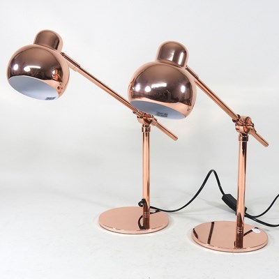 Lot 414 - A pair of lamps