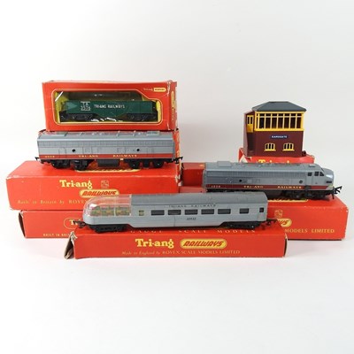 Lot 6 - A collection of Hornby trains and track