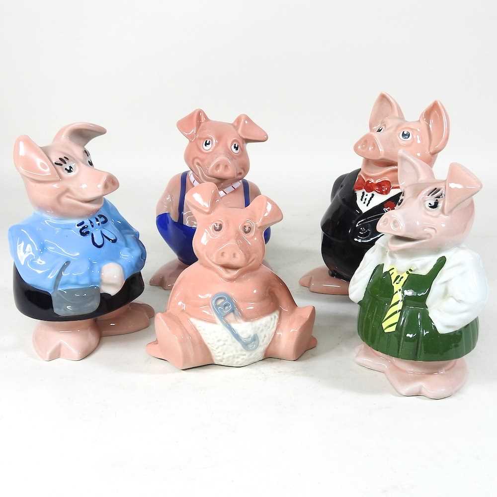 Lot 675 Five Wade Natwest piggy banks