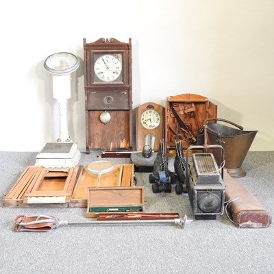 Lot 555 - A collection of items