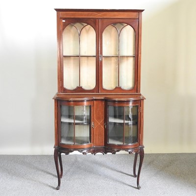 Lot 542 - An Edwardian cabinet