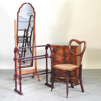 Lot 613 - A chest, mirror and chair