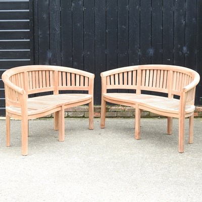Lot 25 - A pair of garden benches