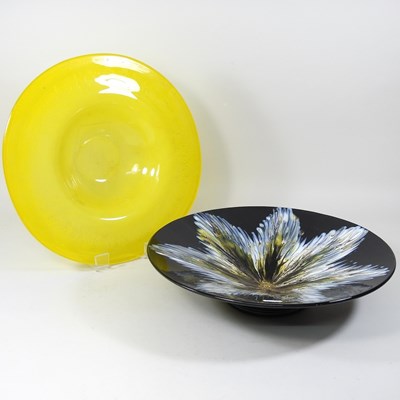 Lot 204 - A yellow Art glass dish