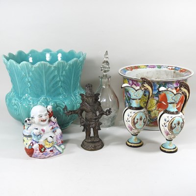 Lot 612 - A collection of china