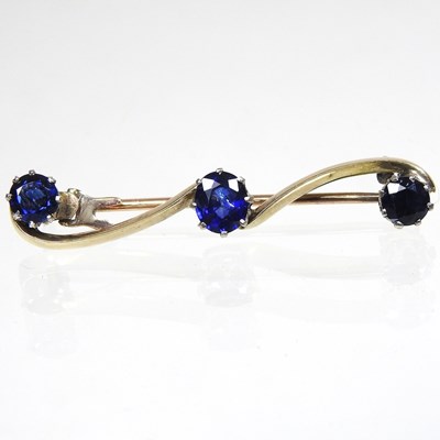 Lot 534 - A bar brooch