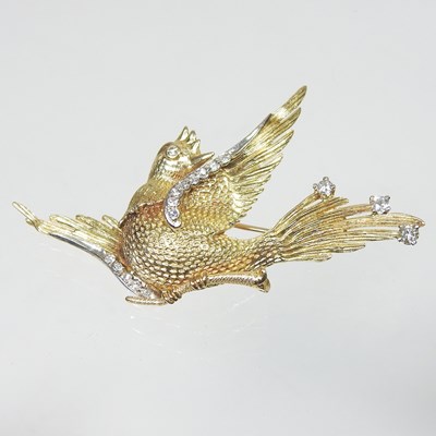 Lot 500 - A gold pheasant brooch