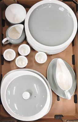 Lot 188 - A Wedgwood dinner service