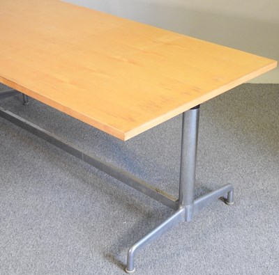 Lot 84 - A modern dining table