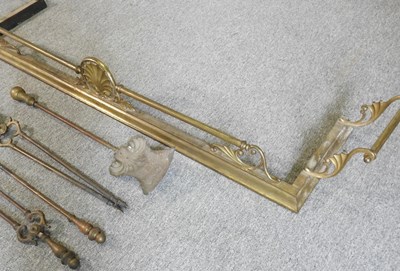 Lot 635 - A fender and tools