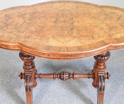 Lot 113 - A 19th century centre table