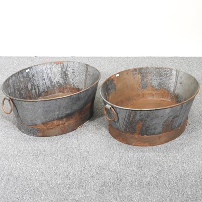 Lot 116 - A pair of large planters