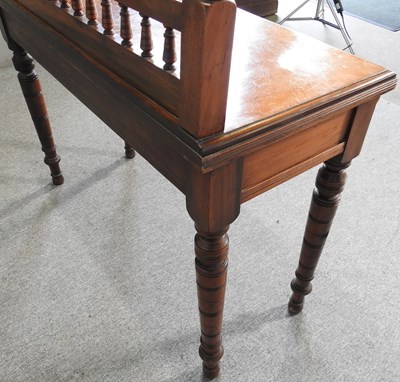 Lot 363 - An Edwardian side table