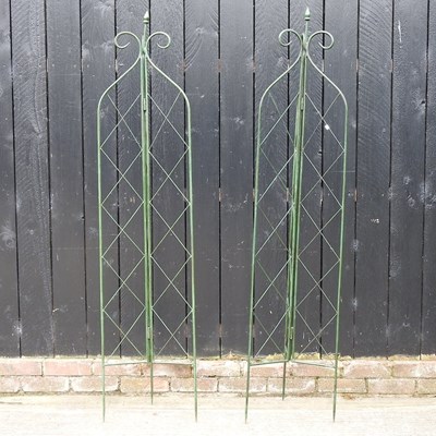 Lot 198 - A pair of garden spires