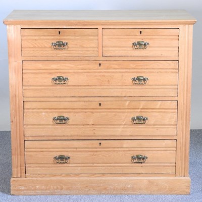 Lot 168 - An Edwardian ash chest of drawers