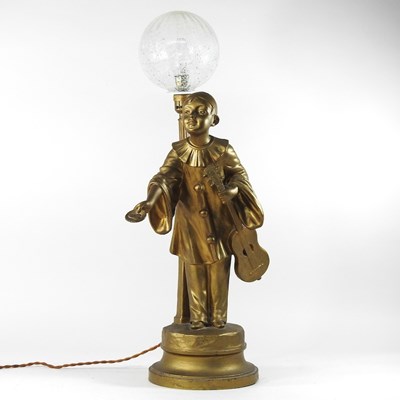 Lot 52 - An early 20th century figural table lamp