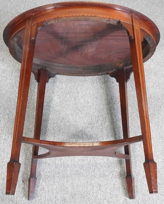 Lot 323 - An Edwardian table