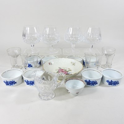 Lot 157 - A collection of glass and china