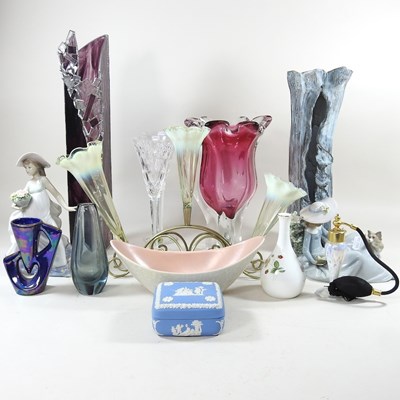 Lot 543 - Various glass and china