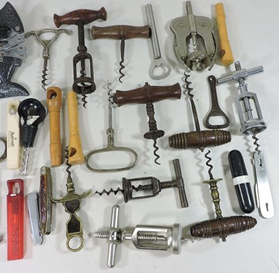 Lot 47 - A collection of corkscrews