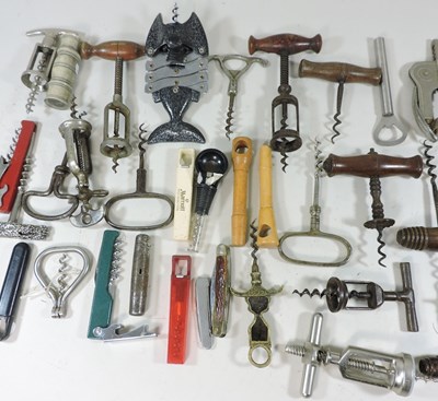 Lot 47 - A collection of corkscrews