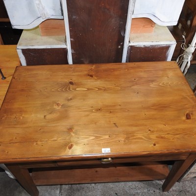 Lot 427 - A modern pine side table