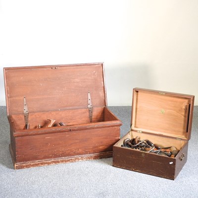 Lot 44 - A vintage wooden tool chest and hand tools