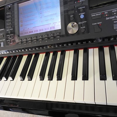 Lot 50 - A Yamaha Clavinova electric organ