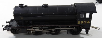 Lot 28 - A collection of Hornby OO gauge engines