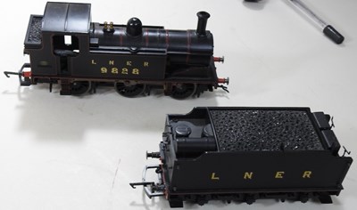 Lot 28 - A collection of Hornby OO gauge engines