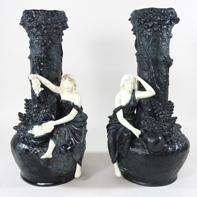 Lot 169 - A pair of Bernard Bloch vases