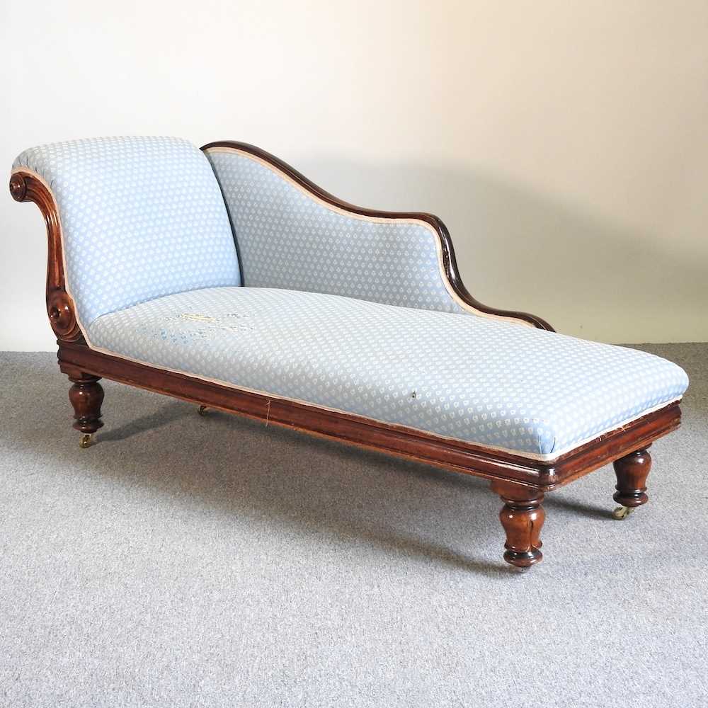 Lot 465 - A Victorian mahogany chaise longue