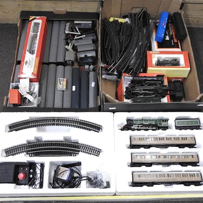 Lot 271 - A collection of Hornby railway