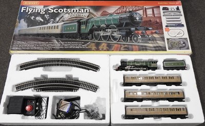 Lot 271 - A collection of Hornby railway