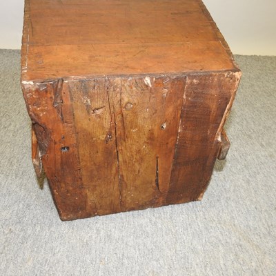 Lot 449 - A Chinese wooden bucket