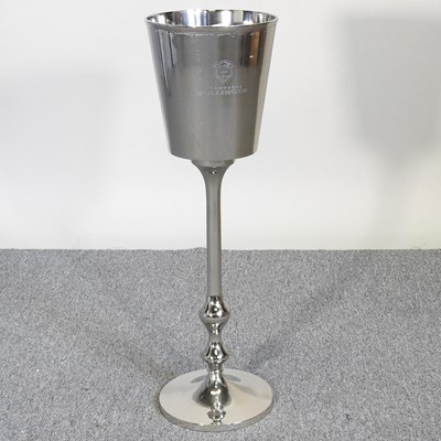 Lot 261 - A champagne bucket