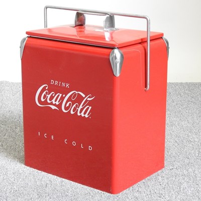 Lot 371 - An advertising drinks cooler