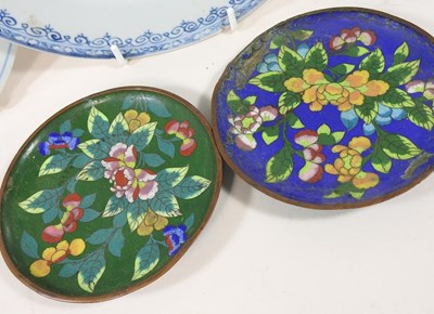 Lot 105 - A pair of 18th century Chinese porcelain plates