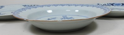 Lot 105 - A pair of 18th century Chinese porcelain plates