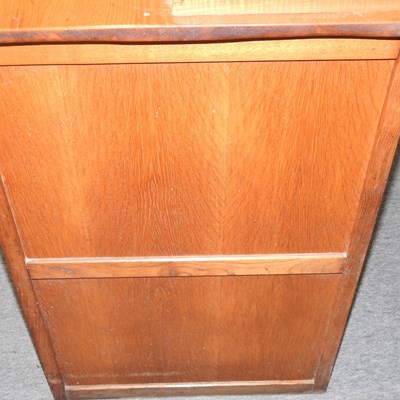 Lot 444 - A modern handmade oak and chestnut dresser