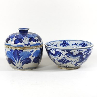 Lot 353 - A Chinese bowl and another
