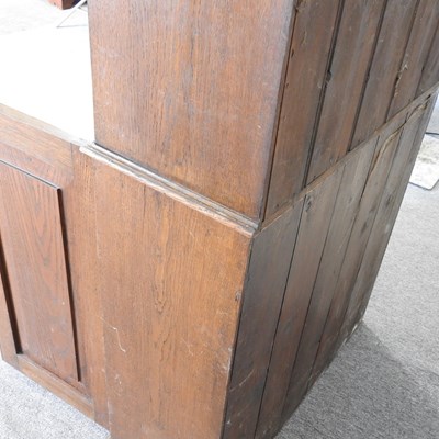 Lot 505 - An early 20th century gun cabinet
