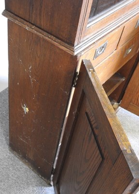 Lot 505 - An early 20th century gun cabinet