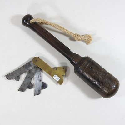 Lot 305 - A lignum vitae fleam set