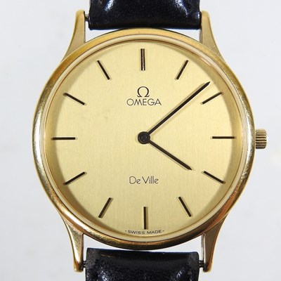 Lot 327 - An Omega gold plated wristwatch