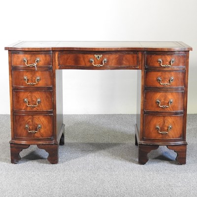 Lot 720 - A reproduction pedestal desk