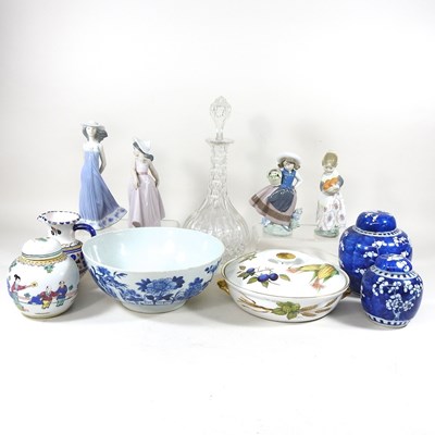 Lot 331 - A collection of china
