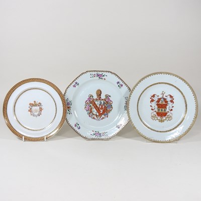 Lot 23 - An 18th century Chinese porcelain armorial plate