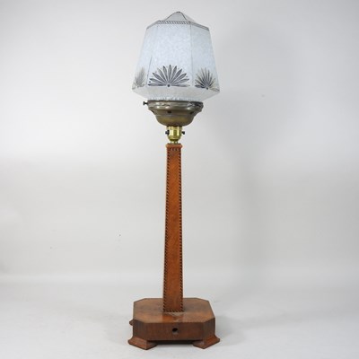 Lot 254 - An Art Deco walnut table lamp